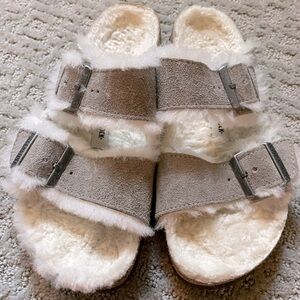 Birkenstock Arizona Shearling in Stone 39